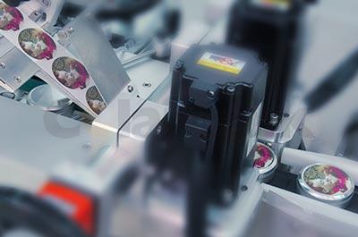 上下平面智能貼標機