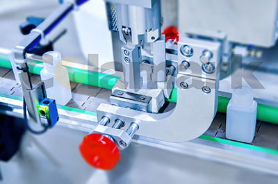 隨動(dòng)式智能灌裝旋蓋機(jī)