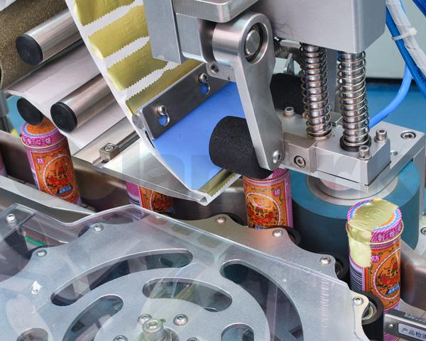 達(dá)爾嘉圓瓶定位封口貼標(biāo)技術(shù)應(yīng)用于香港知名藥廠生產(chǎn)線