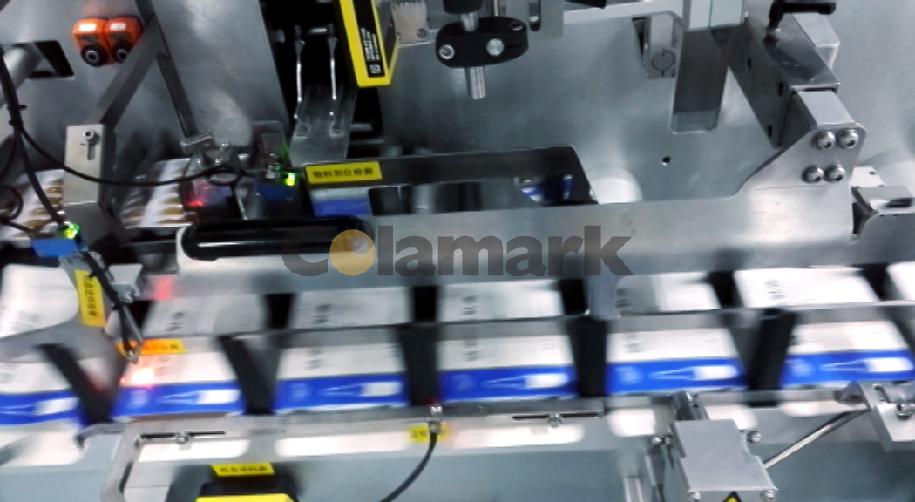 自動裝盒機+自動分托機+臥式貼標機入托機生產線現場視頻